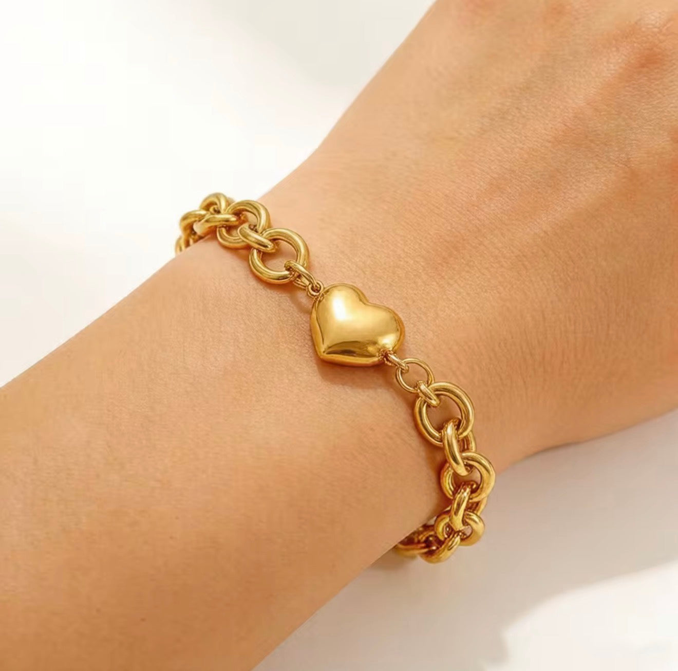 Chunky gold heart bracelet