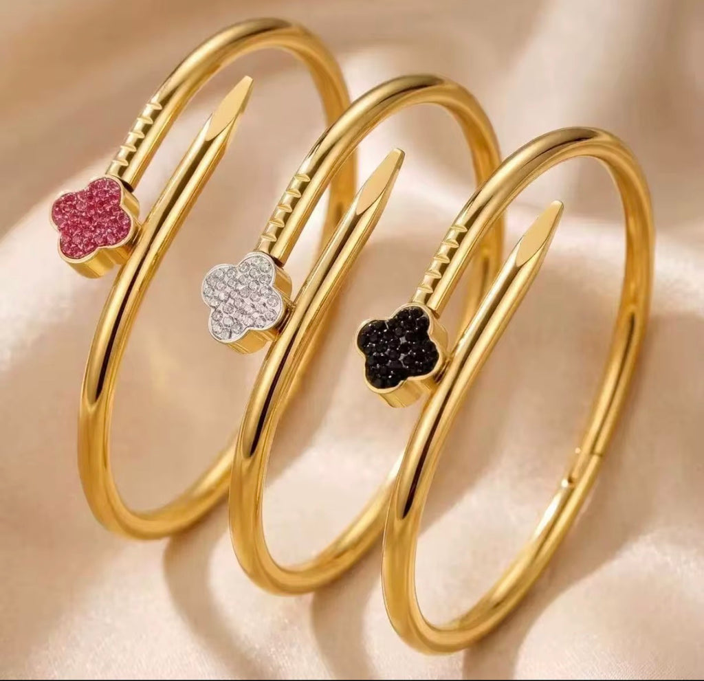Flower sparkle bangle