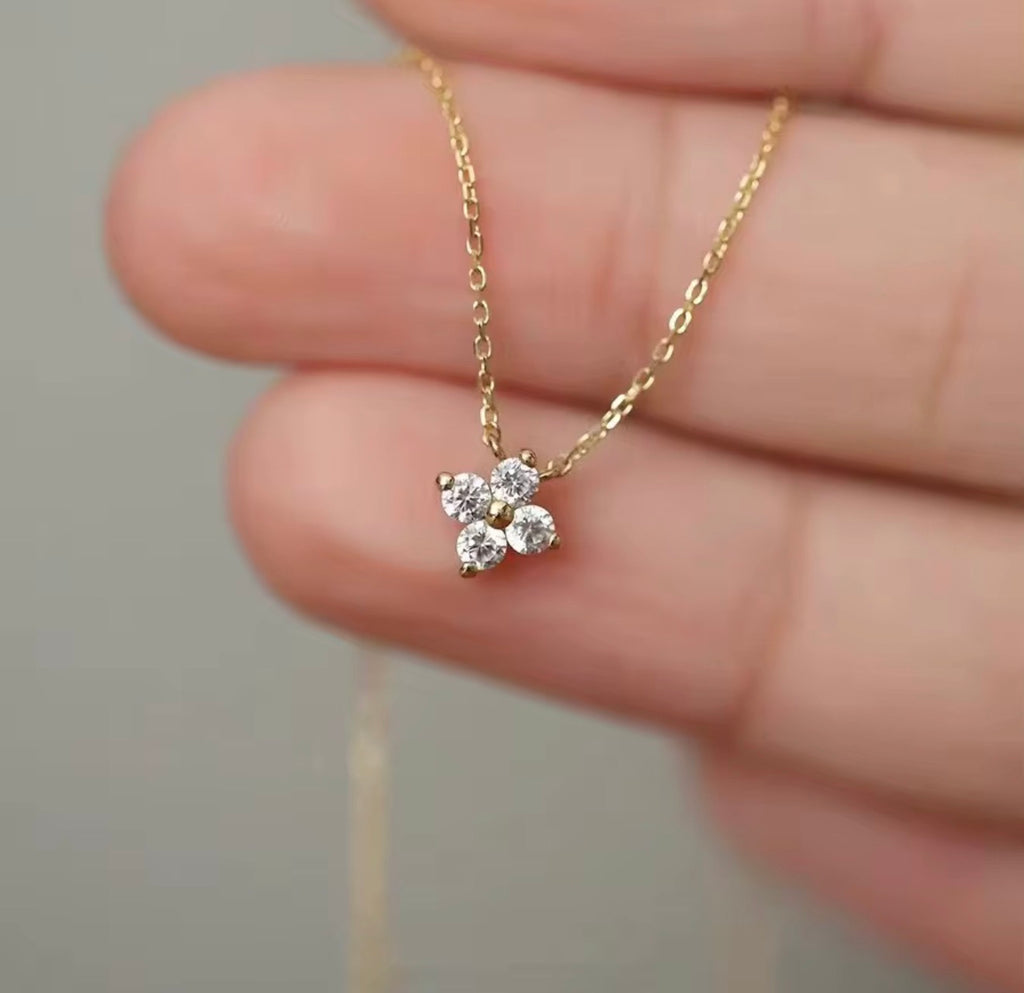 Flori flower necklace