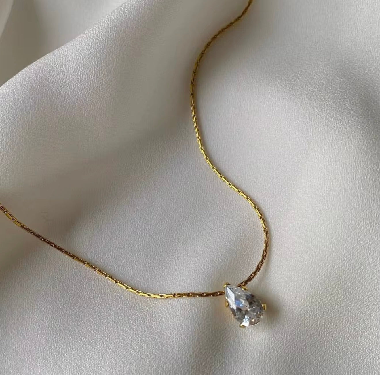 Dee Dee teardrop  necklace