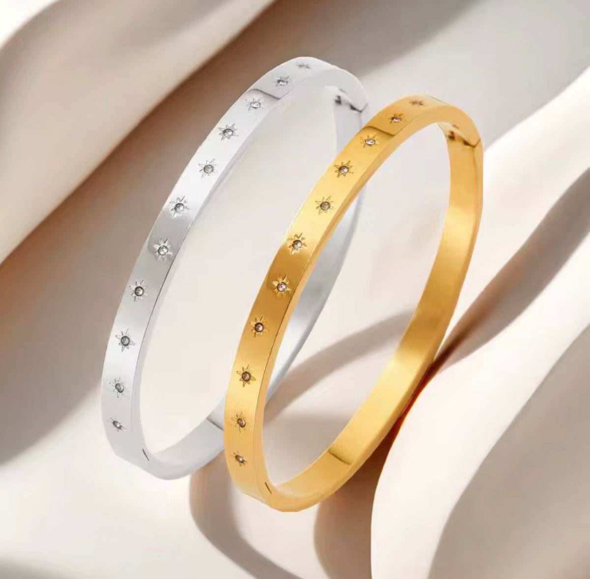 Mini stars bangle