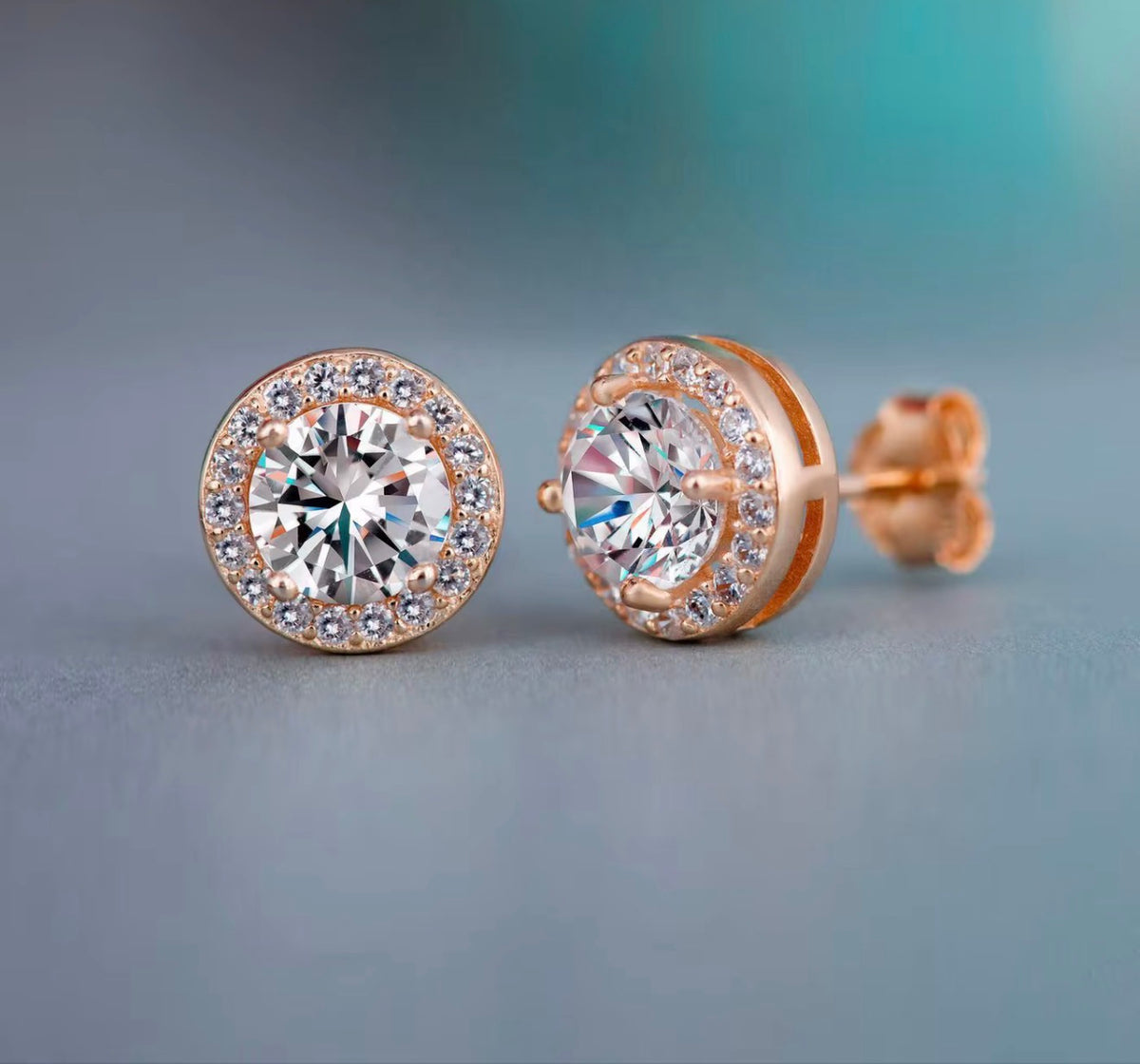 Round stud sparkle earrings