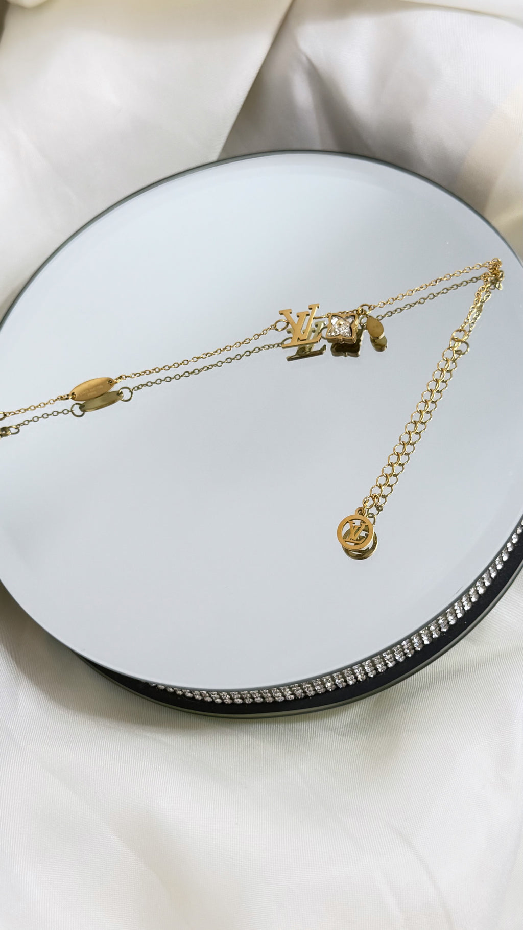 limited Lv diamond bracelet