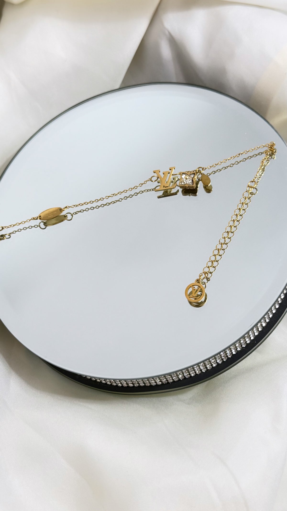 limited Lv diamond bracelet