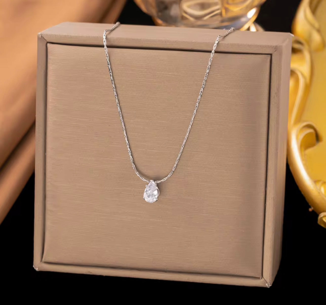 Dee Dee teardrop  necklace