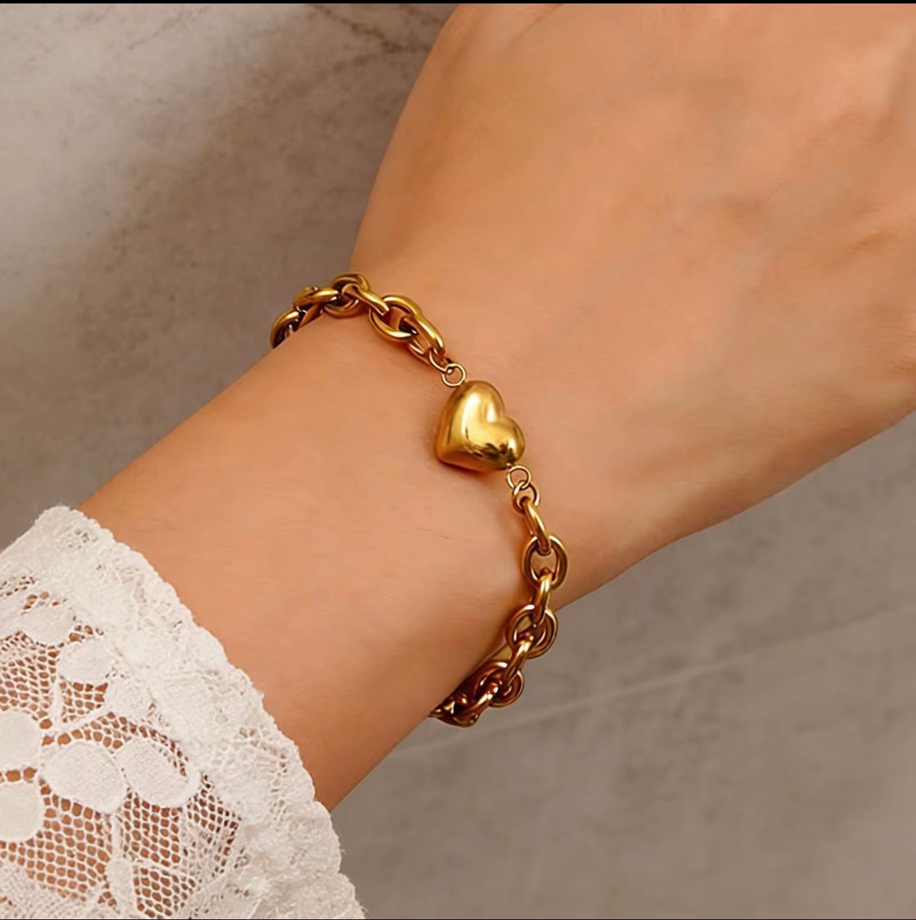 Chunky gold heart bracelet