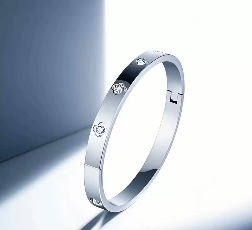 Flower full bangle