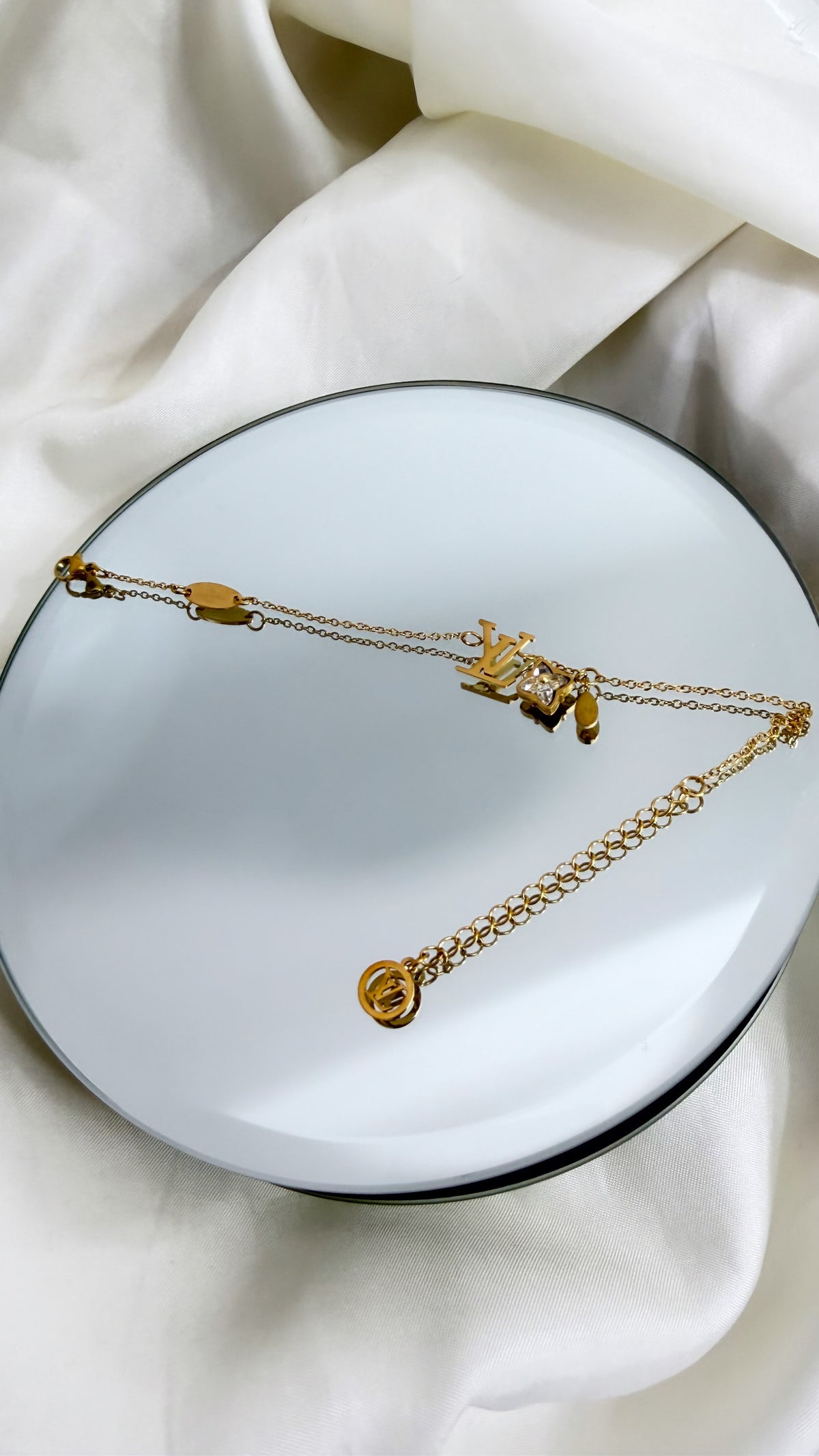 limited Lv diamond bracelet